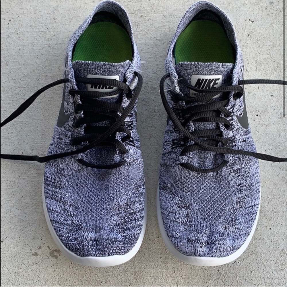 Nike free runs !